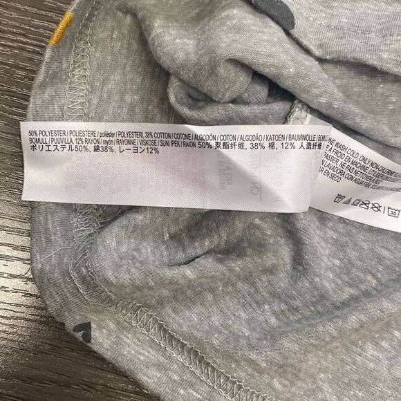 Disney T Shirt Little Mermaid Womens Short Sleeve Grey Ariel Shells Size XS READ - Picture 4 of 6